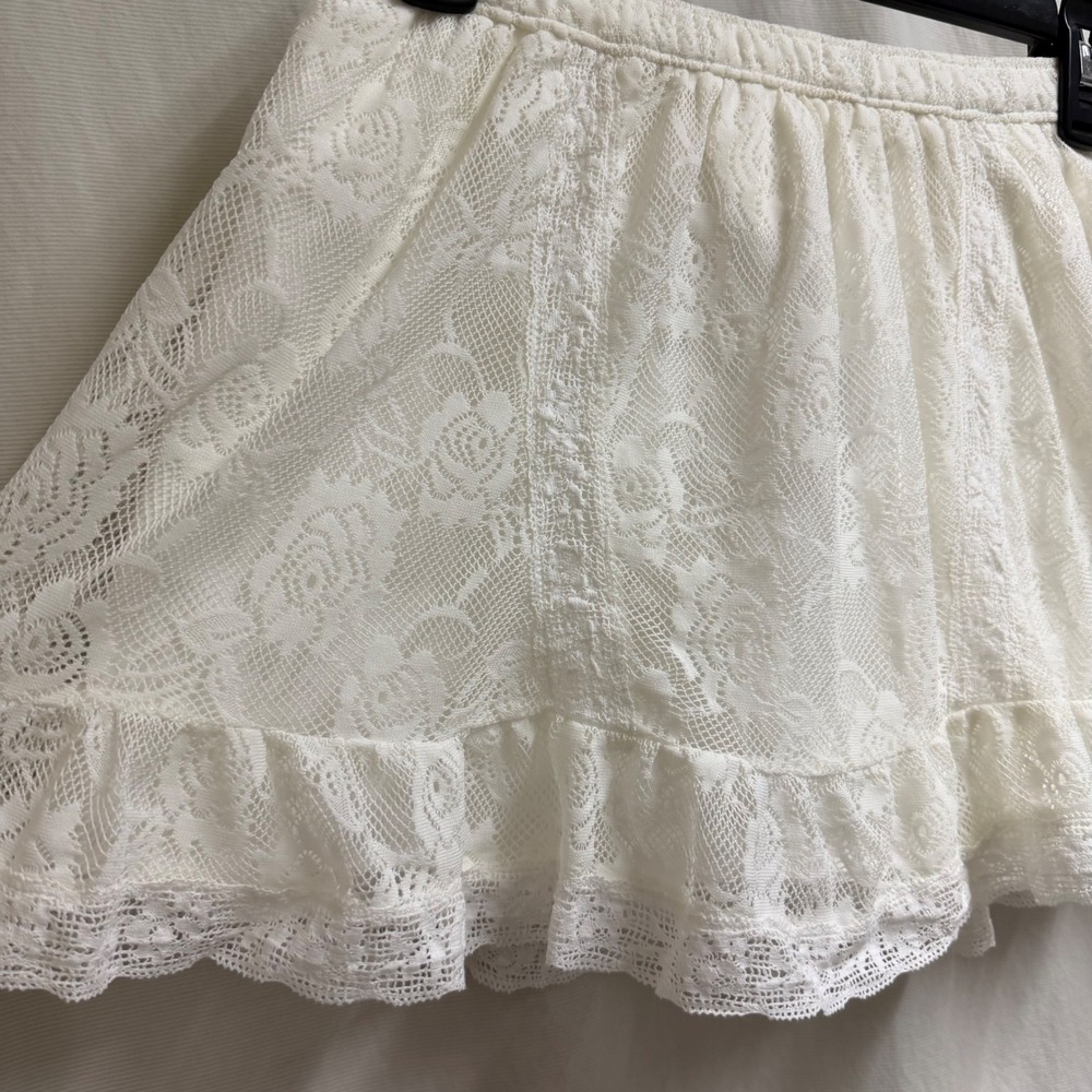 NWT Abercrombie & Fitch White Floral Lace Ruffle Mini Skirt Womens Medium - Picture 4 of 9